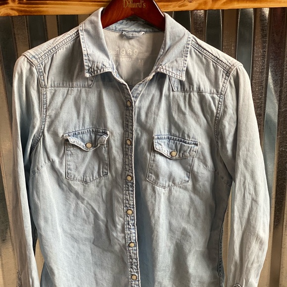 Gap Denim Snap Button Size M - Picture 1 of 4
